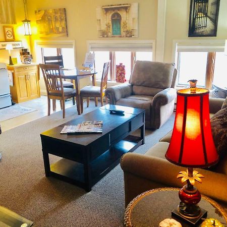 Galena Penthouse Overlooking Main Street With Free Off Street Parking Экстерьер фото