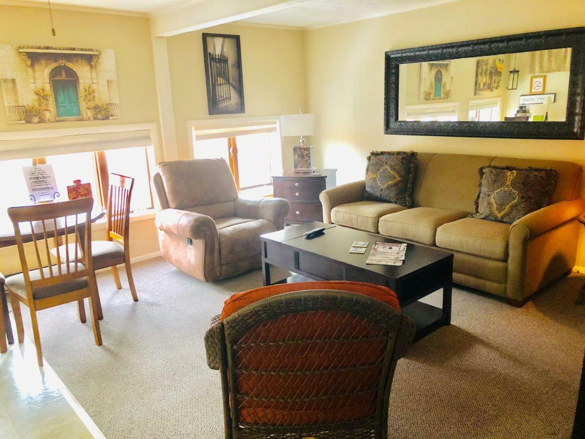 Galena Penthouse Overlooking Main Street With Free Off Street Parking Экстерьер фото