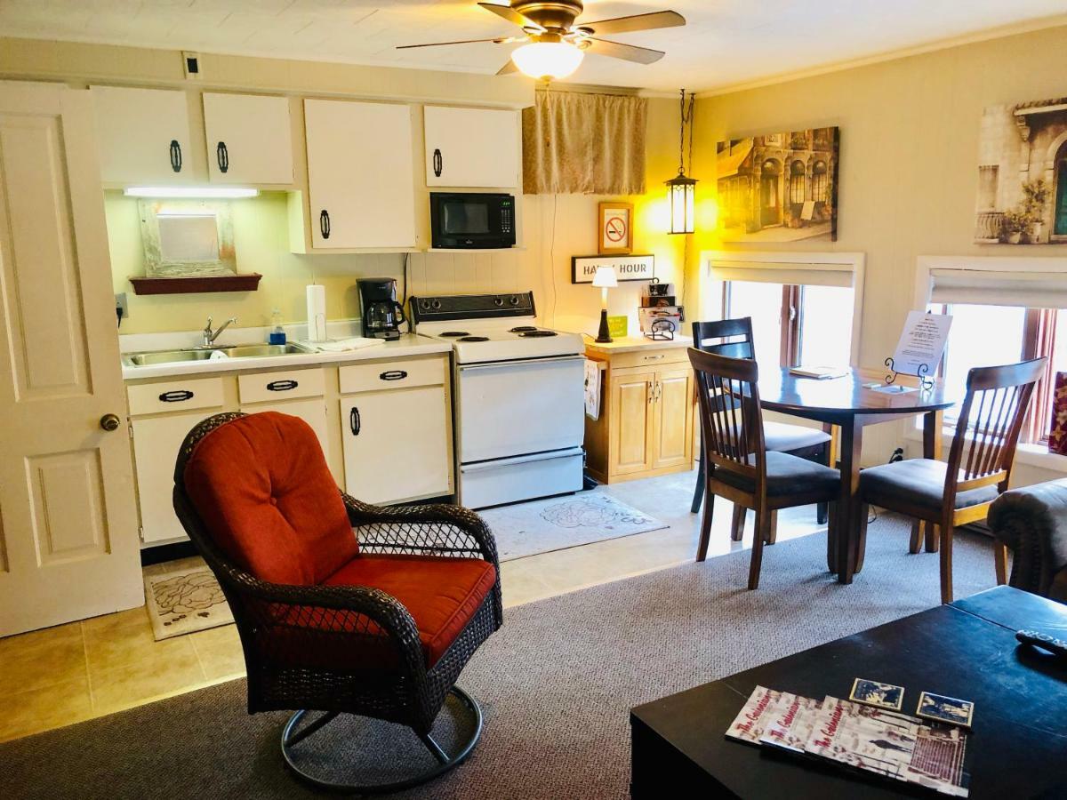 Galena Penthouse Overlooking Main Street With Free Off Street Parking Экстерьер фото